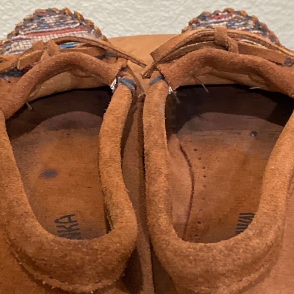 MINNETONKA :: MOCCASINS - Picture 4 of 8